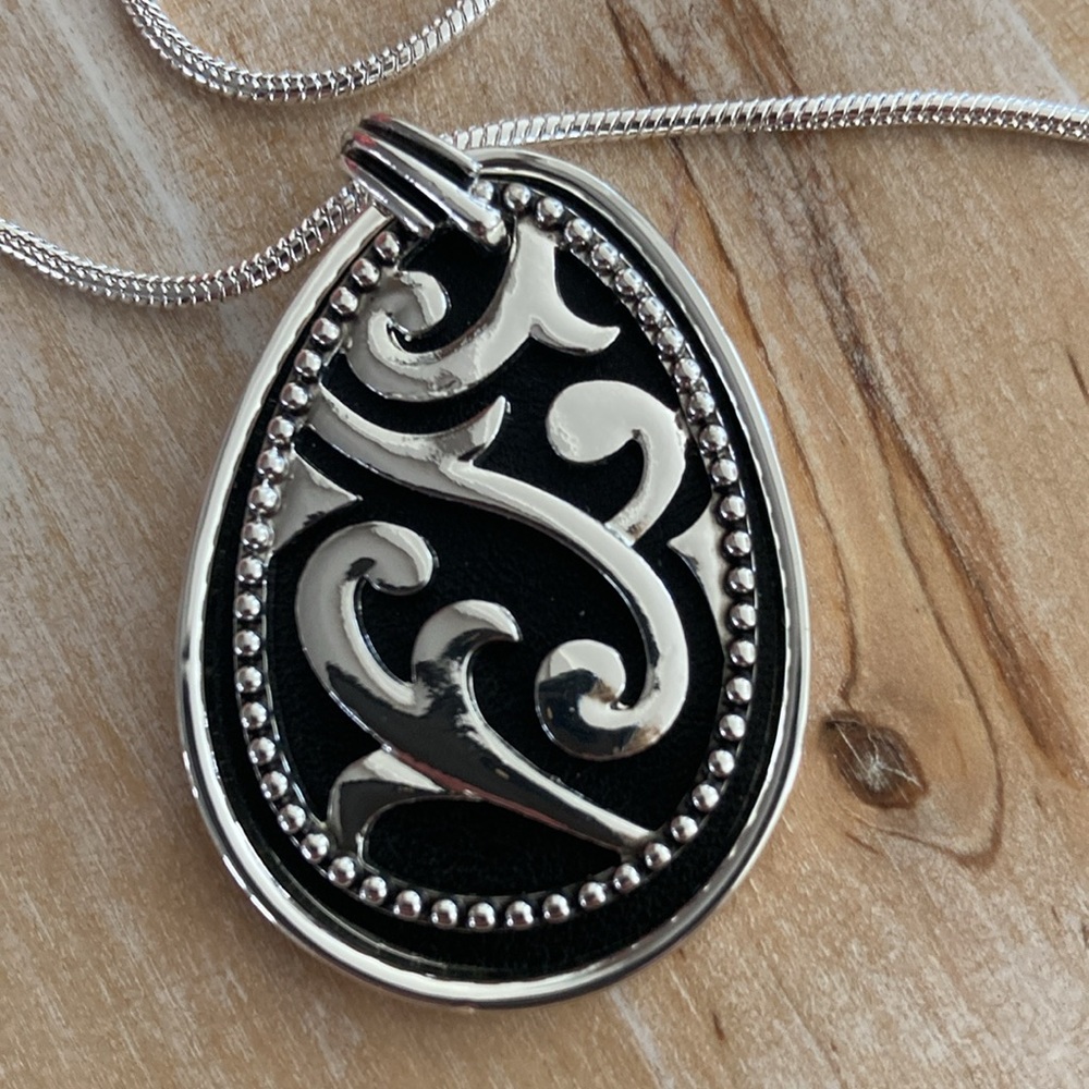 Napier adjustable chain pendant necklace - Picture 2 of 6